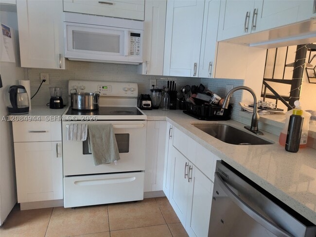 Building Photo - 12970 SW 88th Ln
