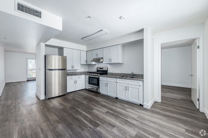 4BR, 2BA - 1282SF - Kitchen - Harmony Gates