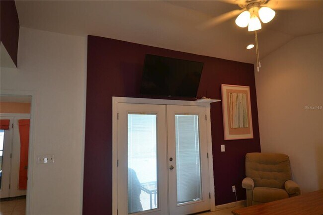 Building Photo - 1712 Suffolk Dr