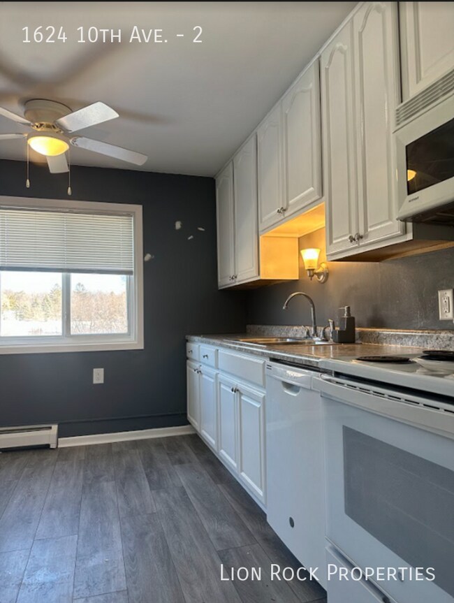 Building Photo - 1624 10th Ave