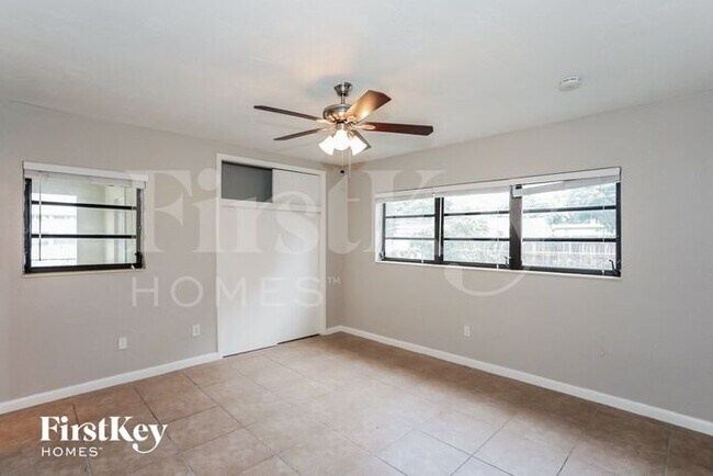 Building Photo - 1815 NW 185th Ter