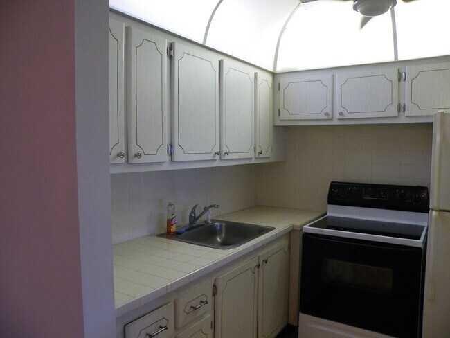 Building Photo - 266 Sheffield K