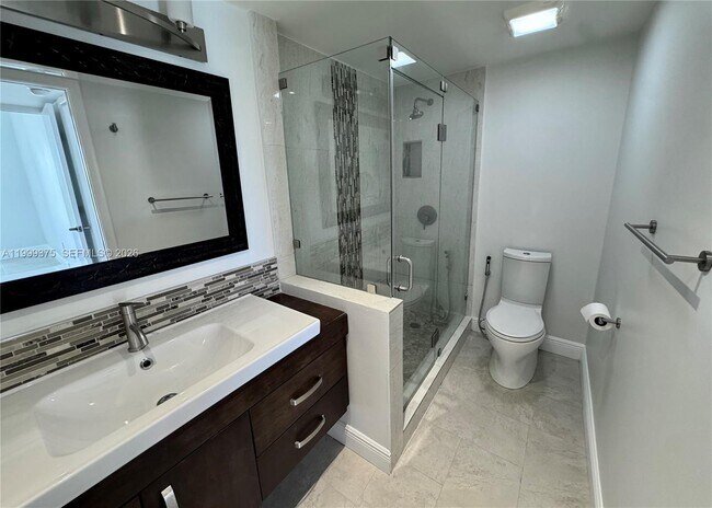 Building Photo - 14415 N Kendall Dr