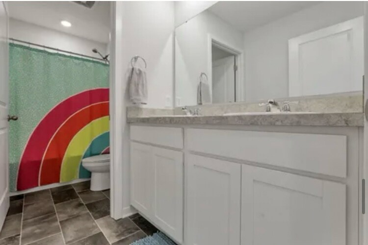 Building Photo - 380 Trinity Wy E