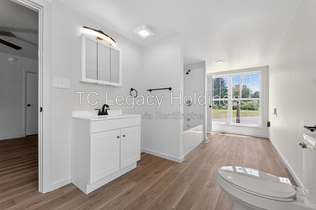 Building Photo - 87 Crisfield St