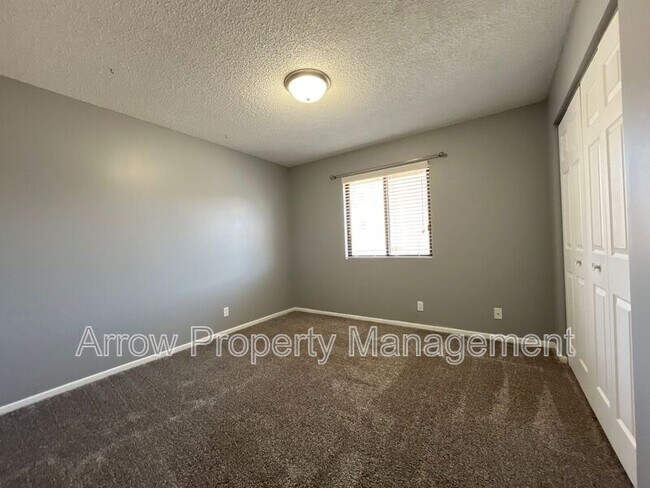 Building Photo - 3405 Holdrege St