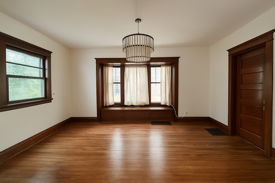 Building Photo - 4303 Woodbridge Ave