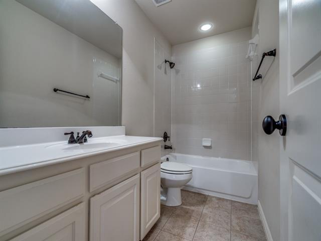 Building Photo - 1811 Marshall Dr