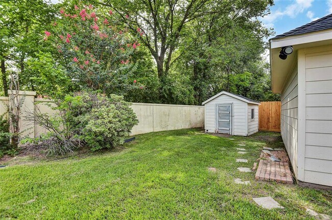 Building Photo - 15810 Ashton Hills Dr