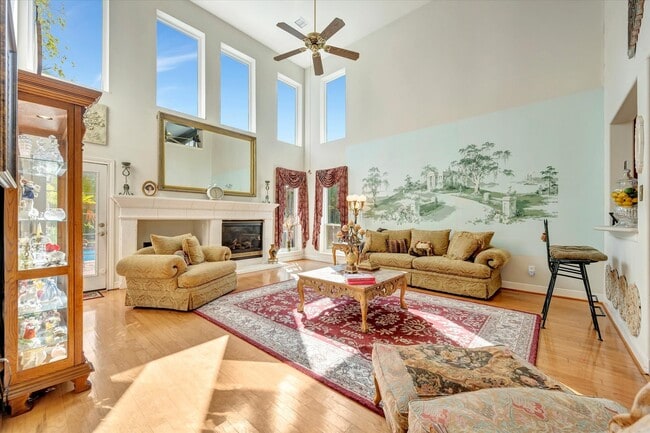 Building Photo - 1639 Lakeside Enclave Dr