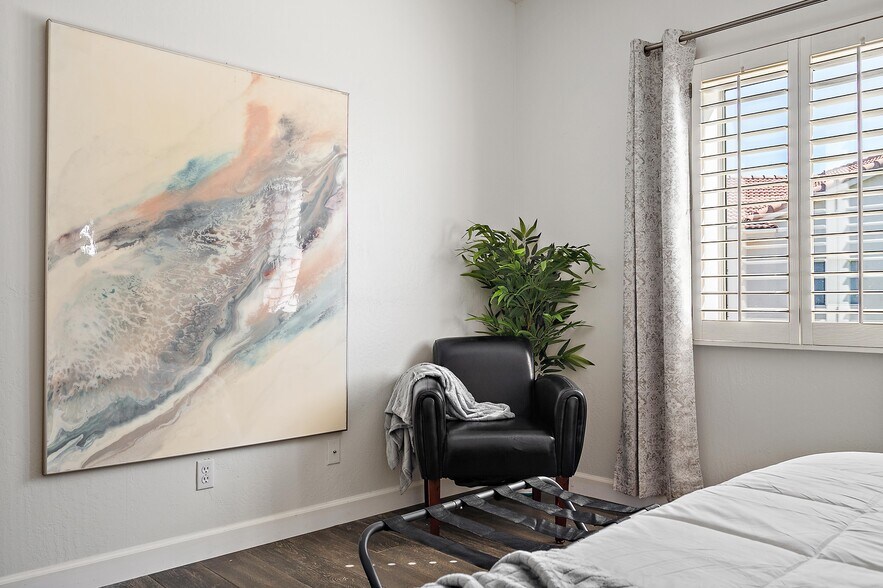 Building Photo - 13010 E Shangri La Rd