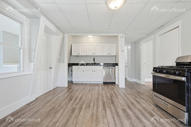 Building Photo - 17 Wachusett St