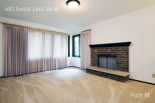 Building Photo - 481 W Eagle Lake Dr