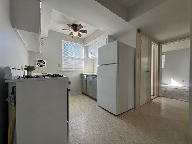 Building Photo - 4525 Lardner St