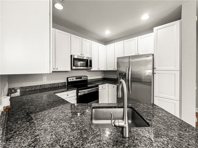 Building Photo - 9452 Montebello Way