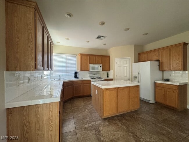 Building Photo - 9963 Burton Lake Ct