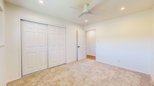 Building Photo - 1925 Leafgreen Dr