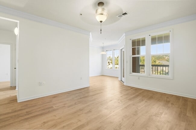 Building Photo - 1127 Rosewood Ln