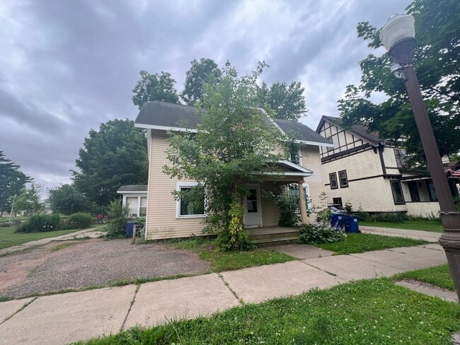 Primary Photo - 707 Franklin St