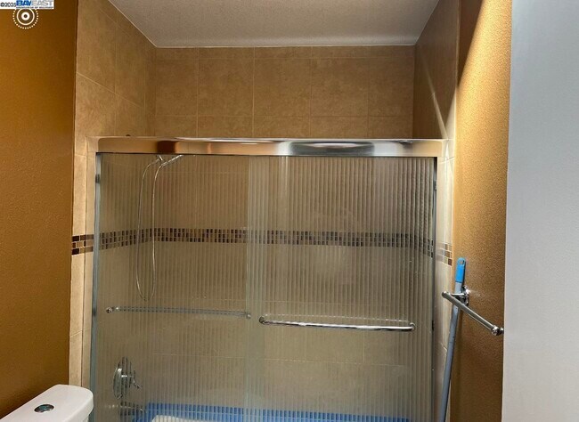 Building Photo - 117 Day St