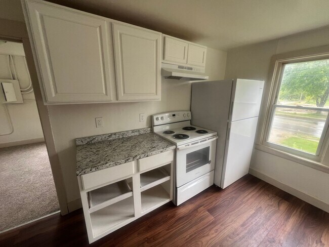 Building Photo - 2417 W Jolly Rd