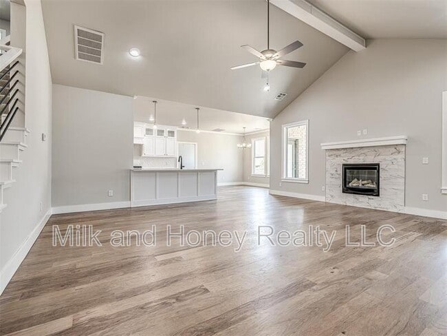 Building Photo - 8200 Jenny Ln