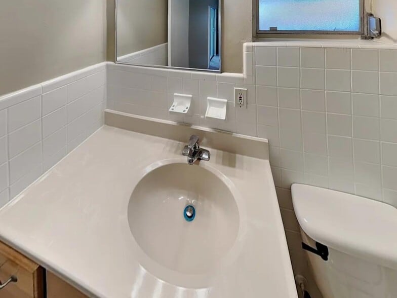 Building Photo - 3300 N 46th Ave