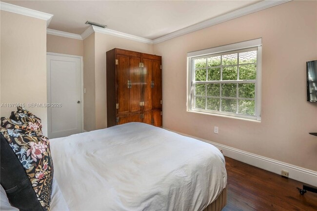 Building Photo - 1260 La Mancha Ave