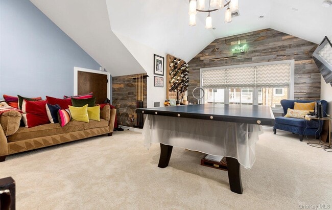 Building Photo - 847 E Broadway