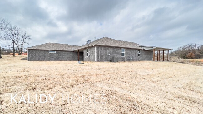 Building Photo - 17636 Salma Rd