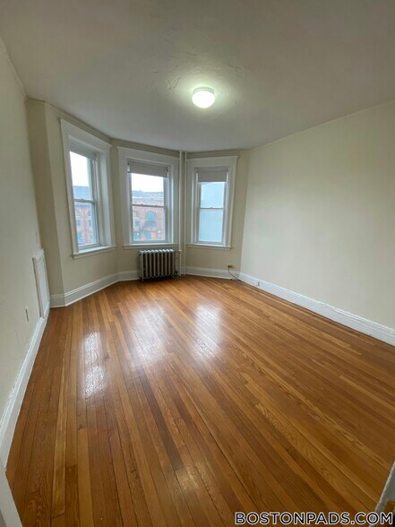 Building Photo - 1167 Boylston St