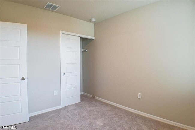 Building Photo - 44229 Saddlewood Ct