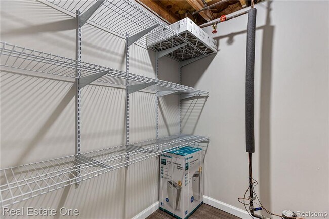 Building Photo - 5842 Marble Dr