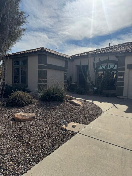 Building Photo - 10511 W Villa Hermosa