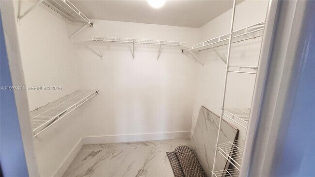 Building Photo - 10875 SW 112th Ave