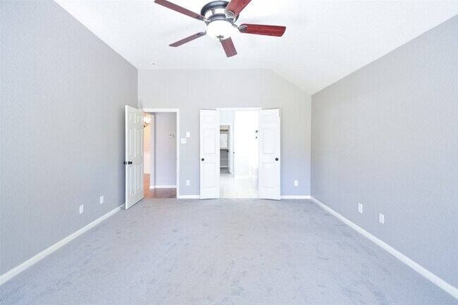 Building Photo - 31 Rolling Ridge Ct