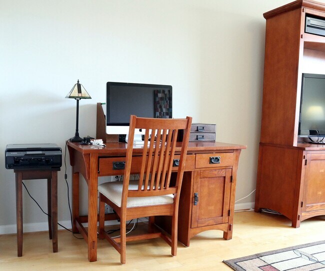 Building Photo - 10 Perimeter Summit Blvd