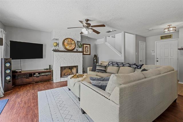Building Photo - 2202 Barton Springs Dr