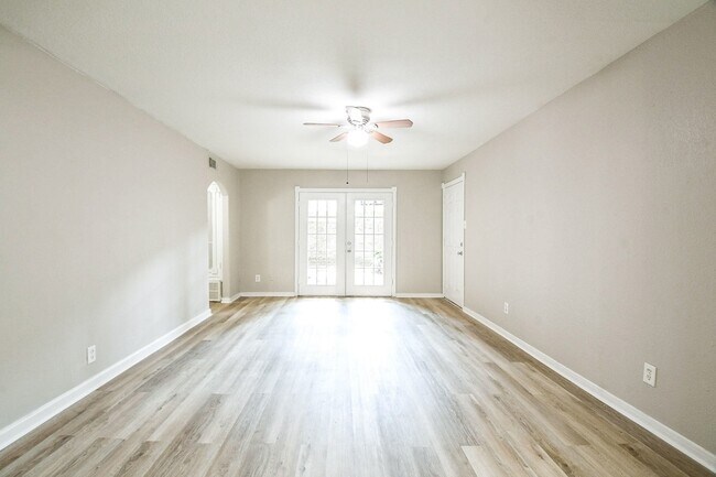Building Photo - 2585 Marilee Ln