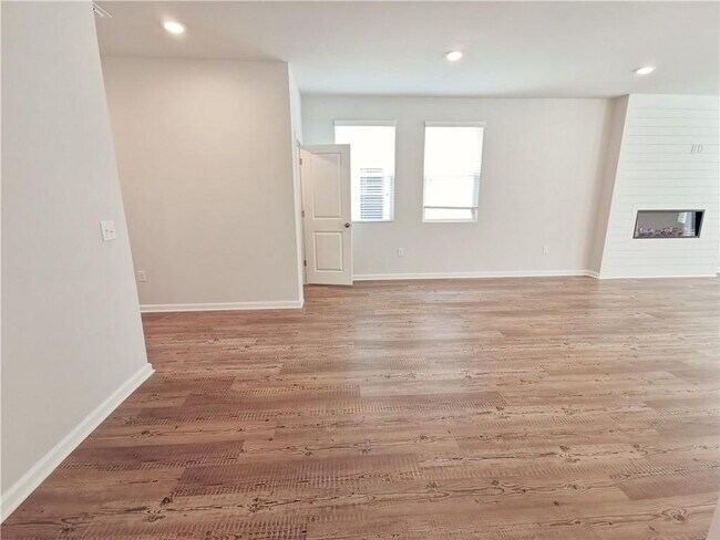 Building Photo - 154 Green Love Ln