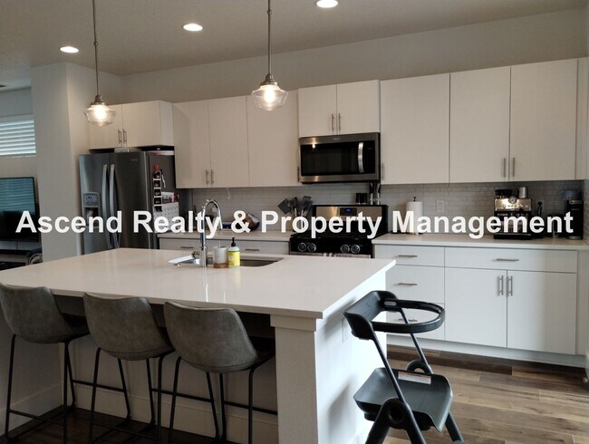 Building Photo - Price Drop!! 4 Bed Full Bed & Bath on Main Next to Commonwealth Lake & Minutes to Cedar Hills Cro...