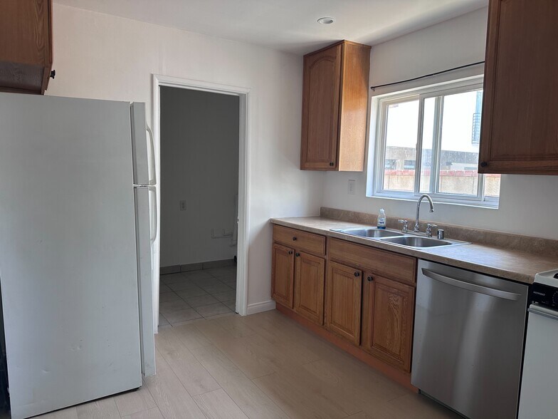 Building Photo - 14520 Killion St