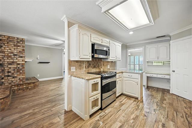 Building Photo - 2857 Hurstview Dr