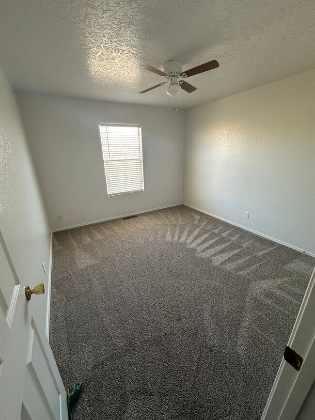 Building Photo - 8104 Rancho Paraiso NW