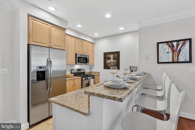 Building Photo - 1115 Cameron St