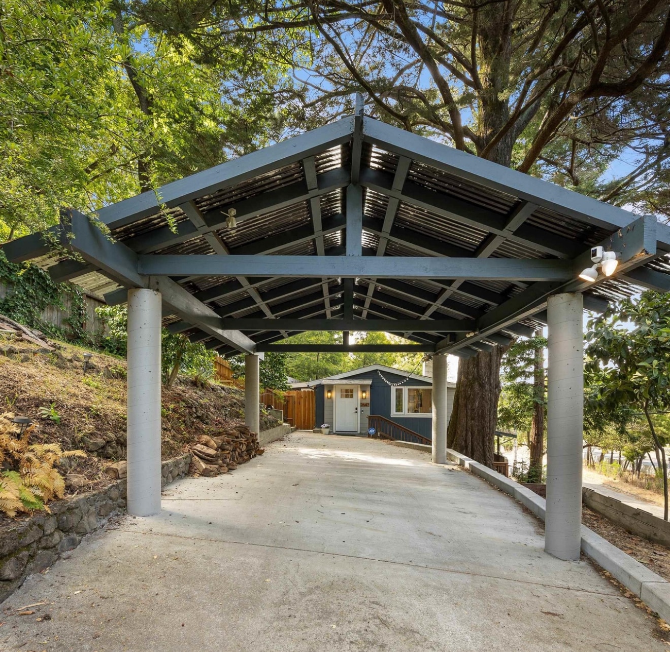 Building Photo - 2647 Monterey Blvd