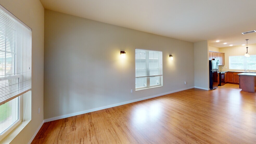 Building Photo - 2018 Campbell Rd