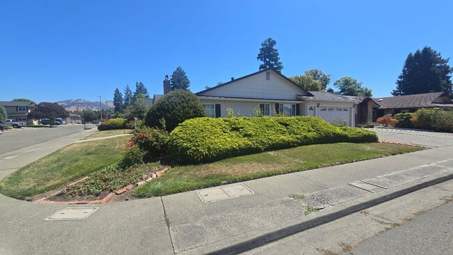 Building Photo - Unique Opportunity for a Freshly Updated H...