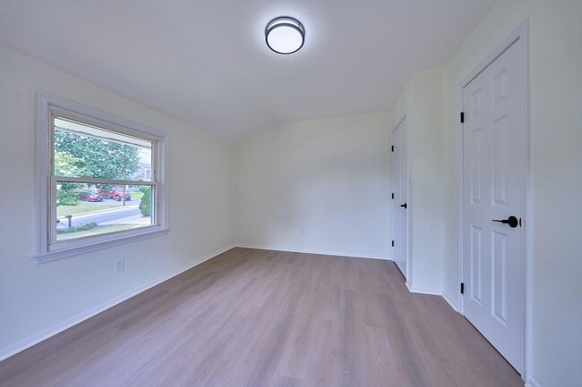 Building Photo - 2924 Gracefield Rd