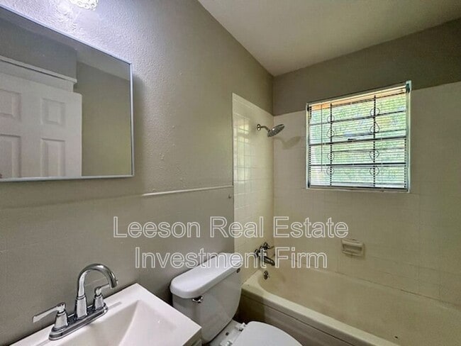 Building Photo - 317 Oregon Ave